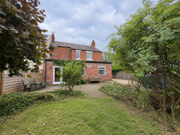3 bed Semi-Detached for sale Image 10