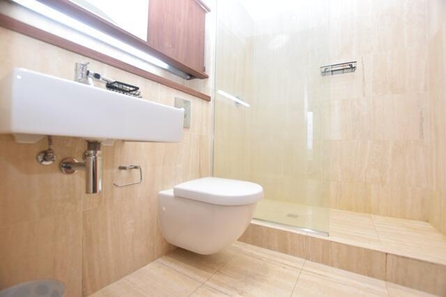 2 bed Apartment to rent Image 8