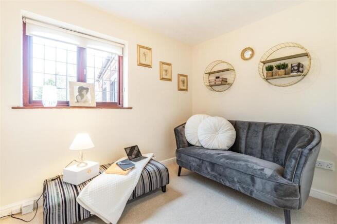 8487991-interior18.jpg