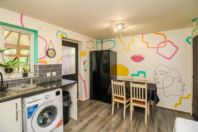 3 bed Town House for sale Image 5