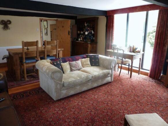Lounge/ Dining Room