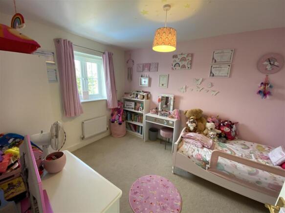 BEDROOM 4