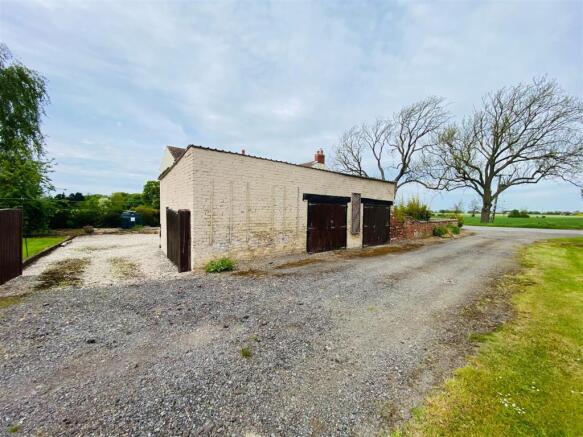 Garage / Workshop