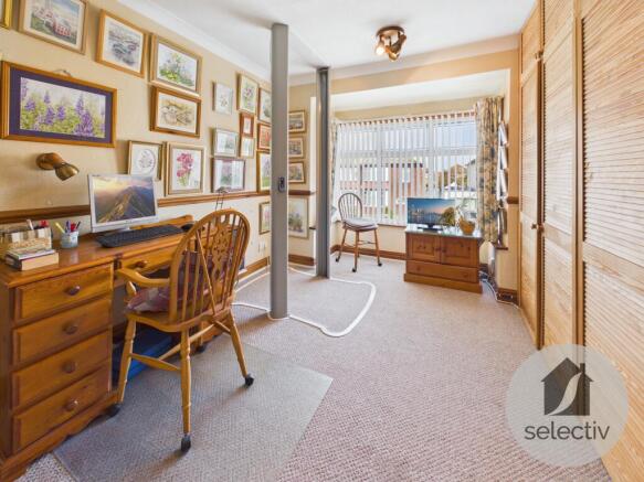 4 bed Semi-Detached for sale Image 9
