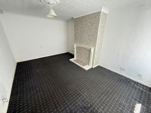 2 bed Semi-Detached to rent Image 4
