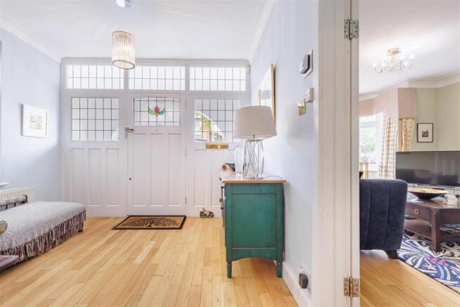 11 Queens Ave (2).jpg