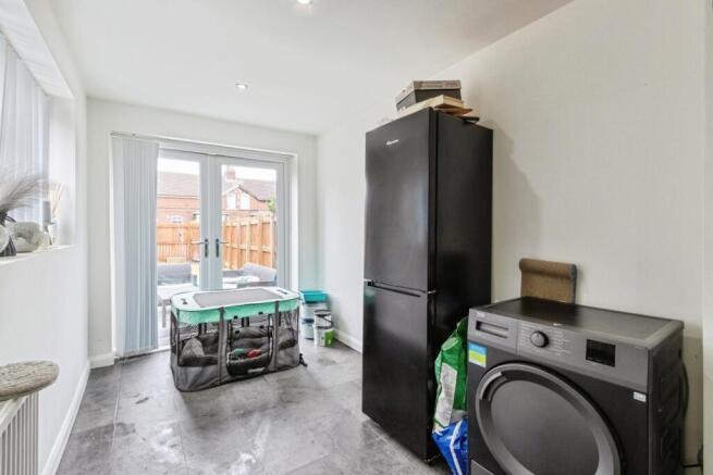 3 bed Semi-Detached for sale Image 7