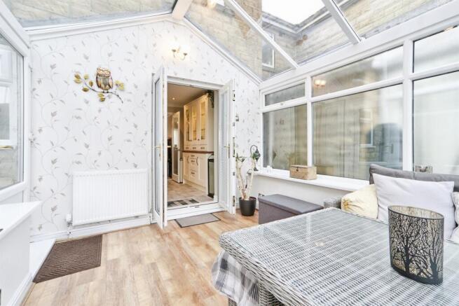 3 bed Semi-Detached for sale Image 10