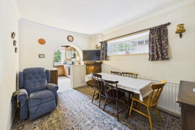 5 bed Detached for sale Image 5