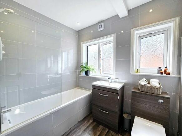 3 bed Semi-Detached for sale Image 9