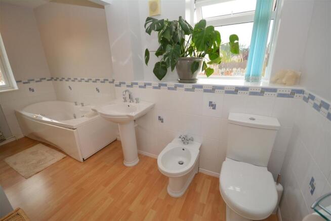 Bathroom.jpg