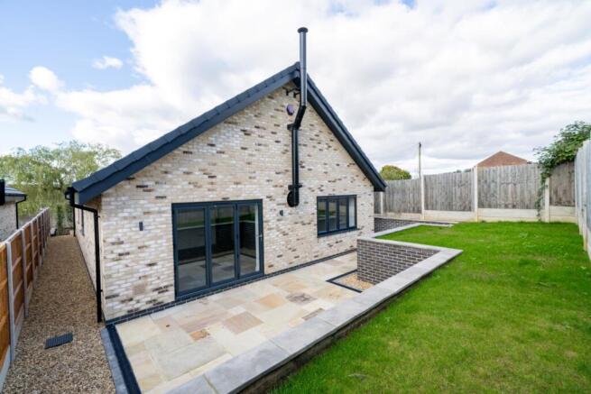 Fairview Close, Grantham, Lincolnshire, NG31 photo 4