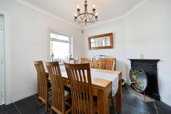 4 bed Semi-Detached for sale Image 6