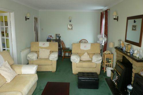 LOUNGE/DINING ROOM