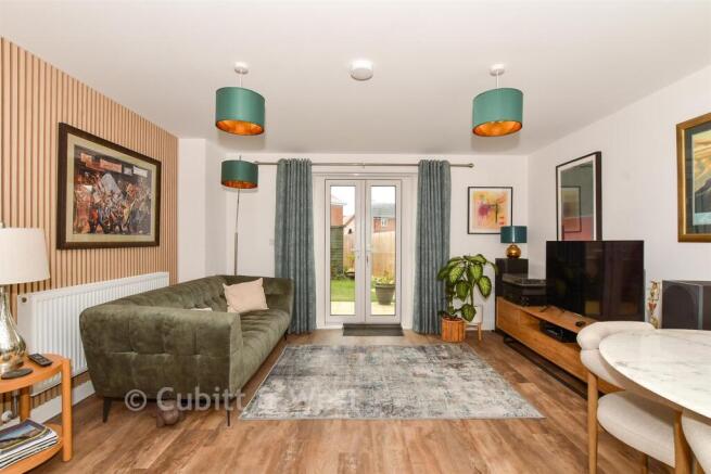 Lounge/Kitchen