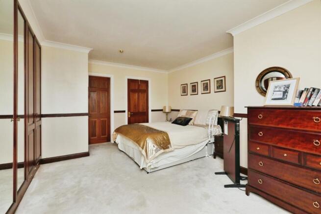 4 bed Detached Bungalow for sale Image 11