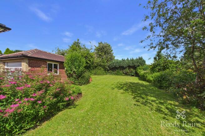 2 bed Bungalow for sale Image 6