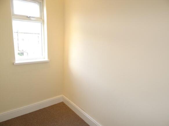 3 bed House to rent Image 5