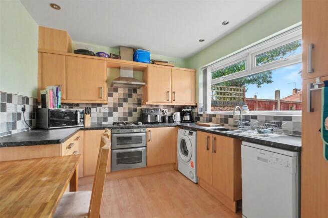 Kitchen_2.jpeg