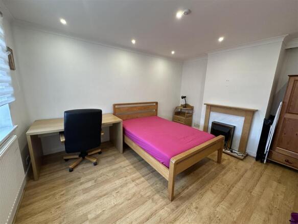 7 alice bed1.jpg