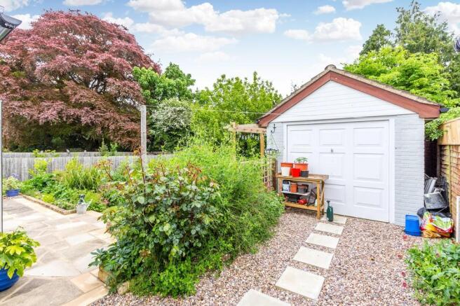Garage/Driveway