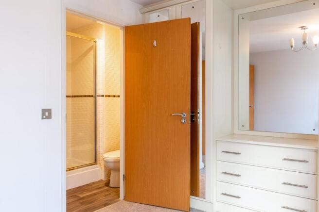 Ensuite to bed 1