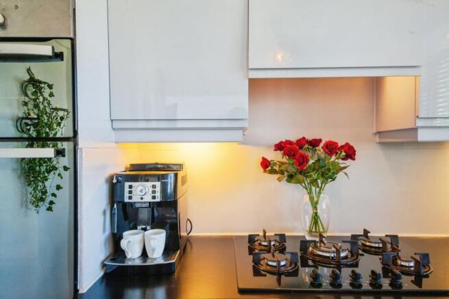 2 bed Apartment for sale Image 8