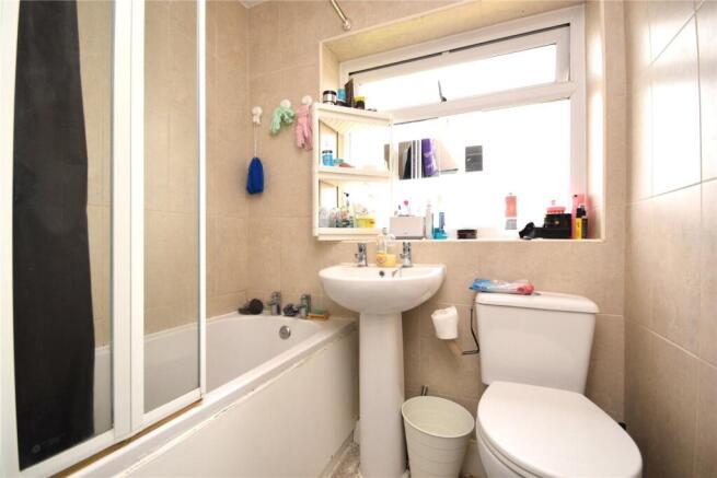3 bed Terraced to rent Image 9