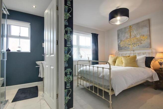 3 bed Semi-Detached for sale Image 10