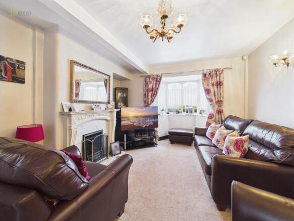 cam01698g0pr0173still008