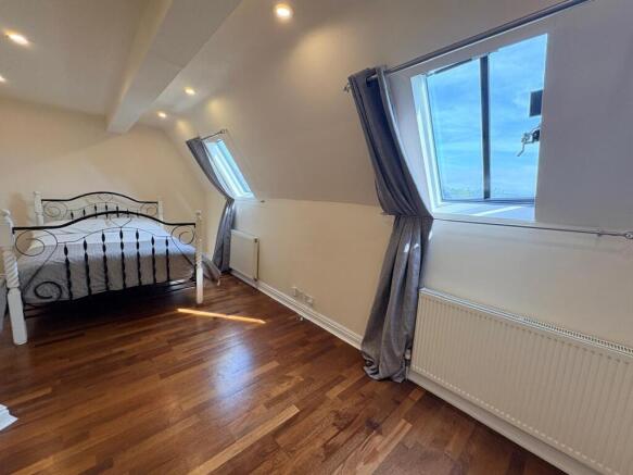 2 bed House to rent Image 12