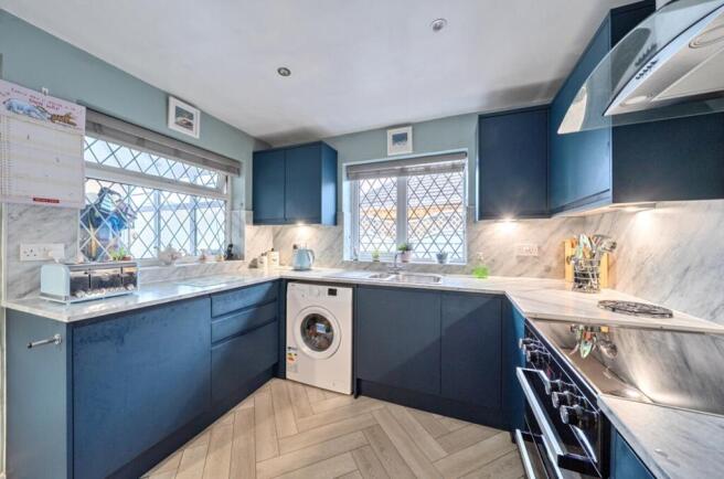 1410542-2-6985de2aaa4c3