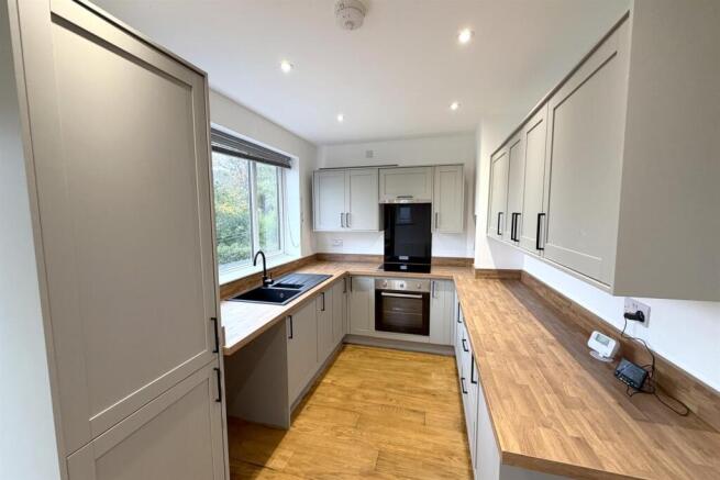 Kitchen 1.jpg