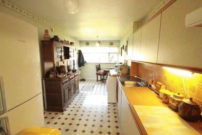 Kitchen/breakf...