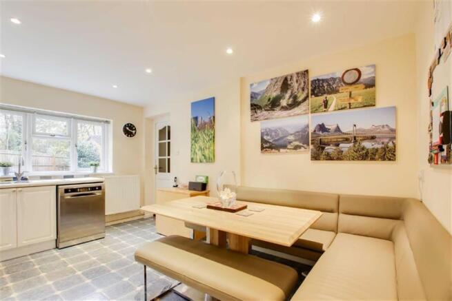 KITCHEN/BREAKFAST ROOM