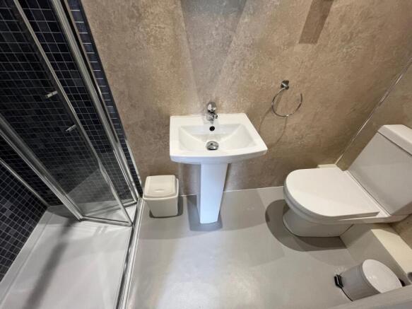 1 bed House Share to rent Image 5