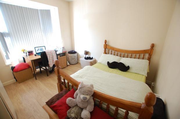 4 bed Terraced to rent Image 6
