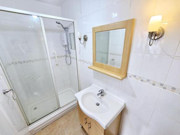 3 bed Terraced for sale Image 8