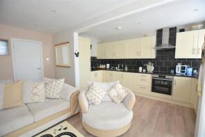 35a, Glenmoor Road, Ferndown BH22 8QE
