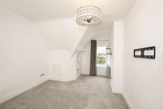2 bed Apartment to rent Image 10