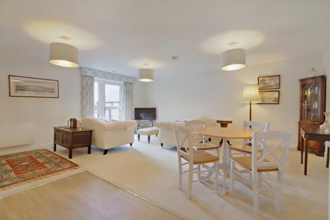 8566563-interior06-800.JPG