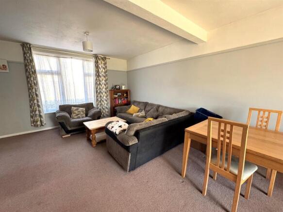LIVING ROOM.jpg
