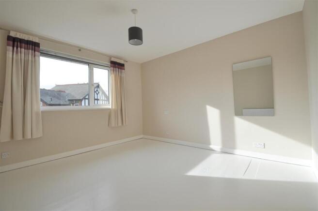 Bedroom 1.jpg
