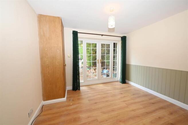 5 bed Detached for sale Image 10
