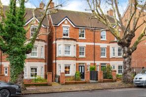 4c, Warwick Avenue, Bedford MK40 2EQ