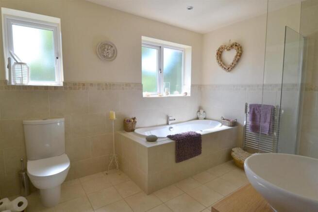 bathroom 2.JPG