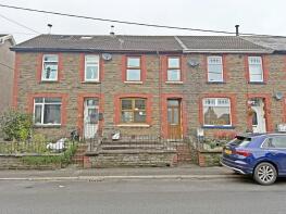 16, Llest Terrace, Llantrisant Road, Pontypridd CF38 2HH