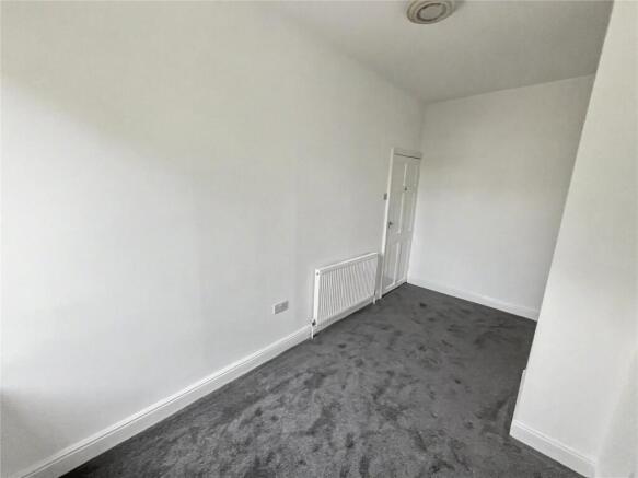 2 bed Terraced to rent Image 8
