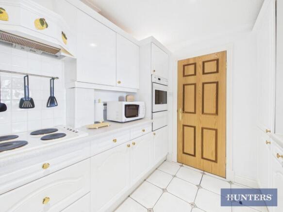 2 bed Flat for sale Image 7