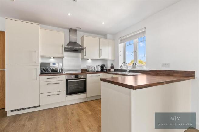 Flat 16, 28 Normanton Road MV-11.jpg